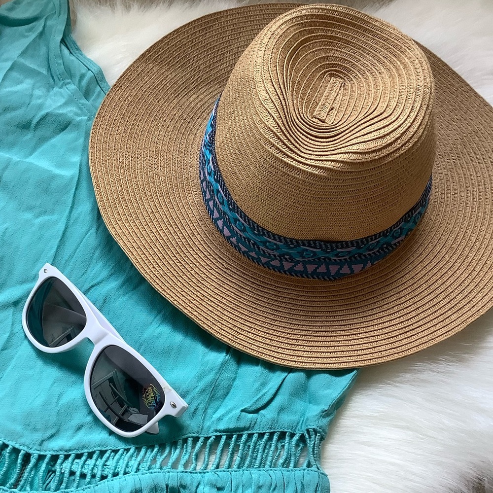Woven hat with contrasting trim ❤️❤️❤️❤️